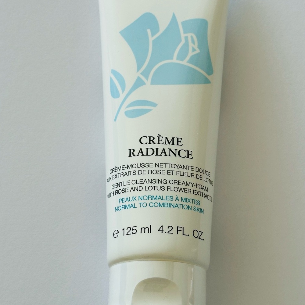 Crème Radiance Gentle Cleansing Cream-Foam - White